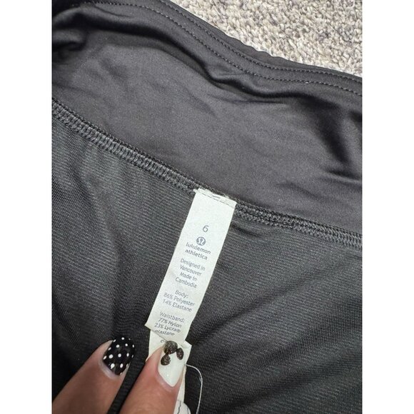 Lululemon Speed Short (SeaWheeze) Black White Size 6 EUC - Picture 4 of 5